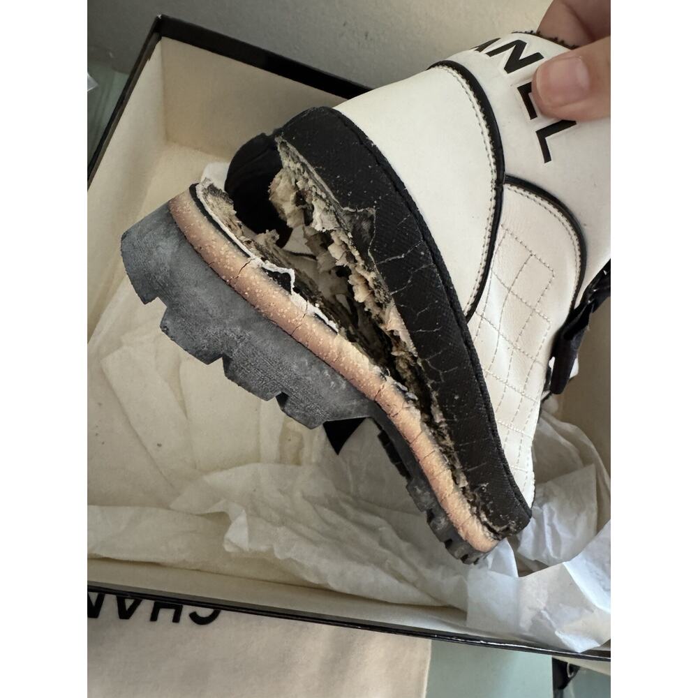 VTG Chanel 1993 Quilted Leather Sneakers Black Bow White Black Sz 36 NIB - READ - Picture 5 of 8